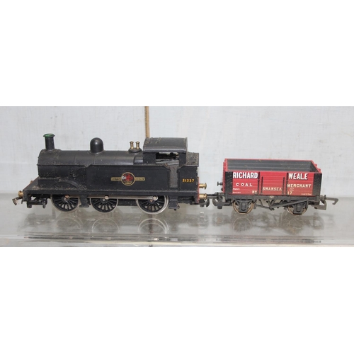 1553 - A G&R Wrenn OO gauge British Rail 31337 locomotive and Richards Coal wagon