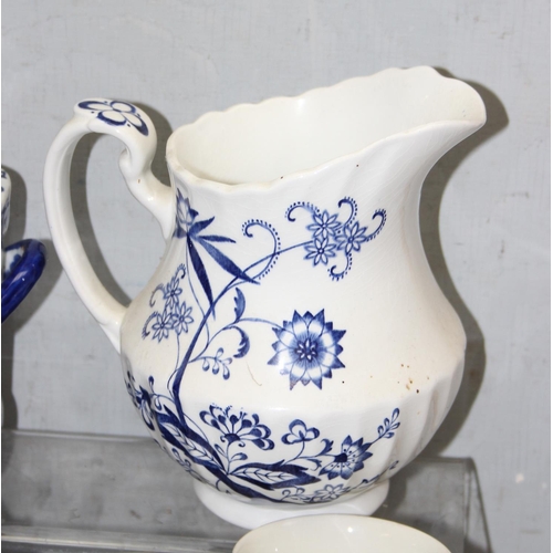 1813 - Qty of Antique and later blue and white china to include Spode Italian pattern