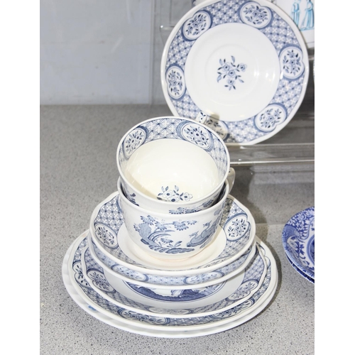 1813 - Qty of Antique and later blue and white china to include Spode Italian pattern