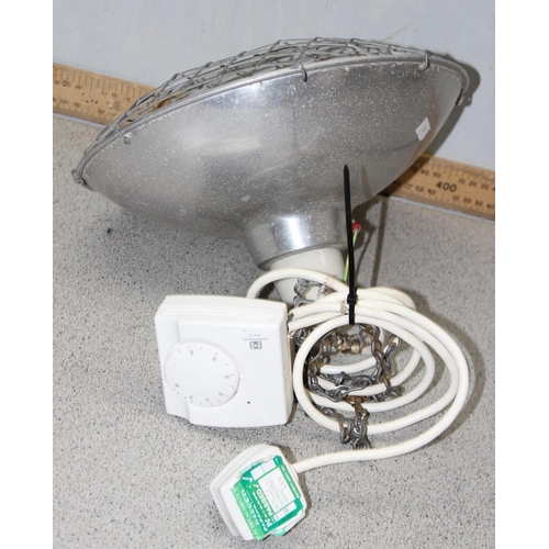 269C - 5 industrial aluminium hanging lamps with heat bulbs, each approx  30cm in diameter