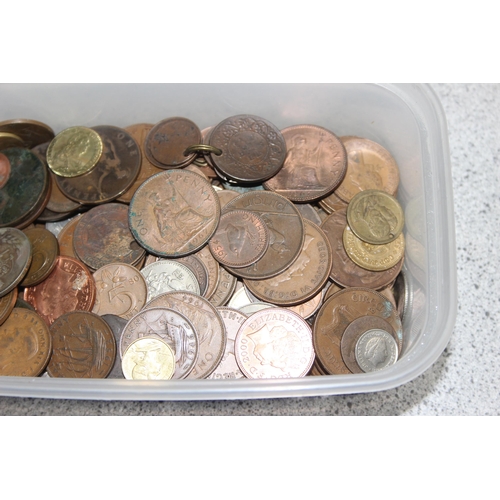 1297 - Qty of assorted mixed world and British coins, mainly 19th century and later, approx 1.3kg gross