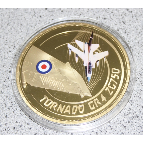 1299 - A large qty of gold and silver plated collectors medallions, to inc RAF, Concorde and Royal related ... 