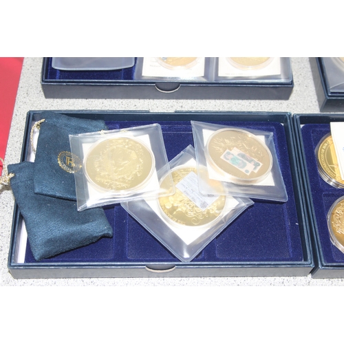 1299 - A large qty of gold and silver plated collectors medallions, to inc RAF, Concorde and Royal related ... 