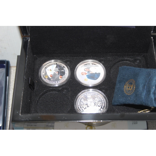 1299 - A large qty of gold and silver plated collectors medallions, to inc RAF, Concorde and Royal related ... 