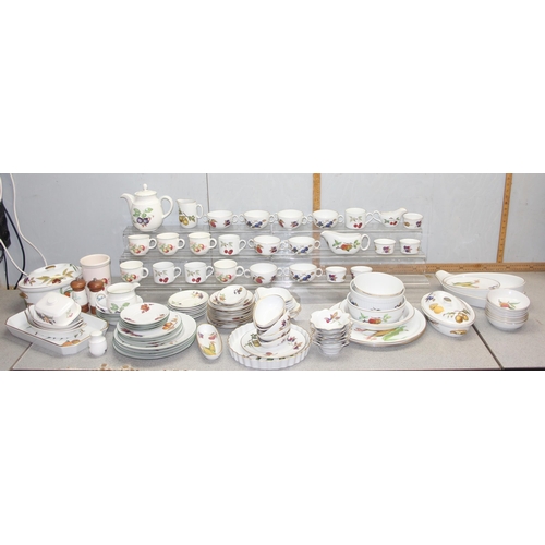 1819 - Large qty of Royal Worcester Evesham & St Michael Ashberry pattern ceramics to include teacups, sauc... 