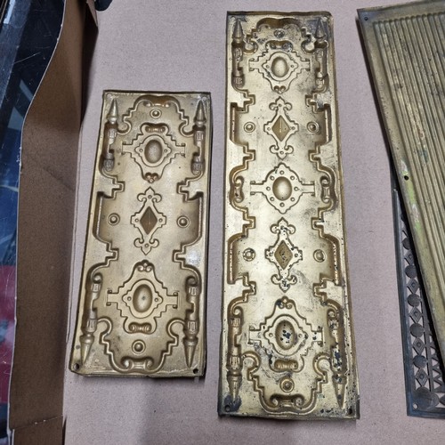 1702 - Qty of antique style brass doorplates of varying decoration