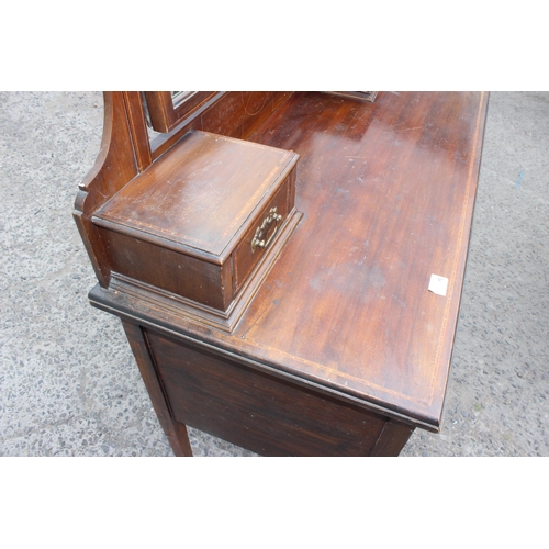 37 - An Edwardian mahogany Sheraton Revival dressing table with mirror, approx 106cm wide x 153cm tall x ... 