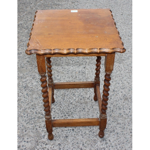 26 - A small early 20th century oak side table with piecrust edge and barleytwist legs, approx 45cm wide ... 