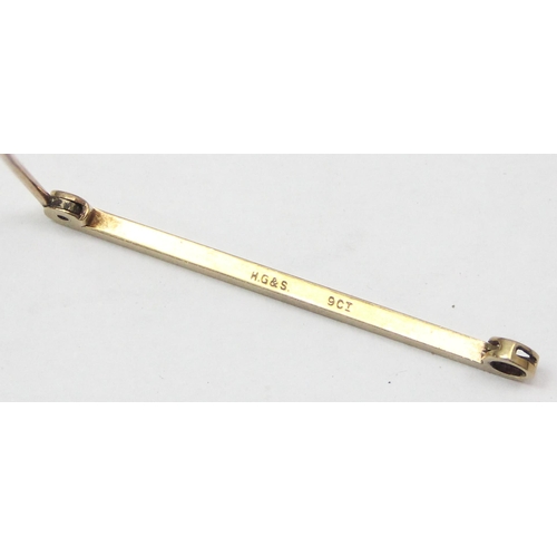 1102 - 9ct gold bar brooch, approx 2.47g gross