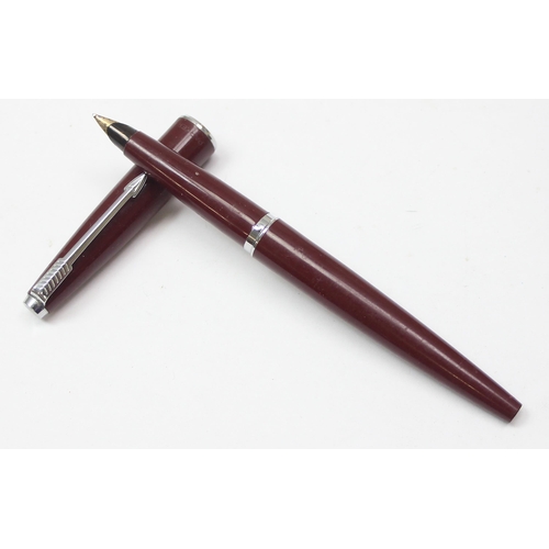 1624 - 5 Parker pens to inc fountain pens, a propelling pencil and small silver folding knife