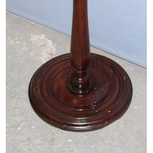 125 - Mahogany valet stand with adjustable mirror