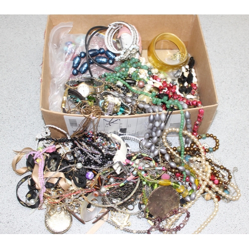 1104A - Qty of costume jewellery to incl watches, approx 3.6kg gross