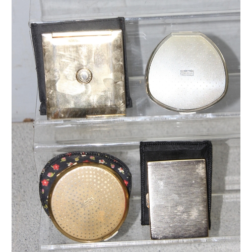 1625 - 4 vintage compacts to include a Stratton example