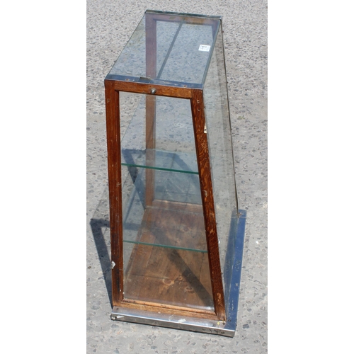 115 - Glass table top display cabinet, ideal for antiques fairs, approx 55cm wide x 68cm tall x 33cm deep