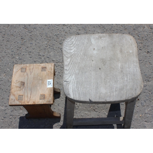 121 - 2 vintage wooden stools