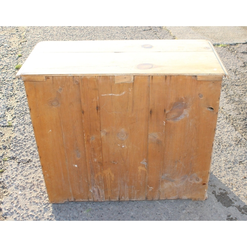 175 - An antique pine 2 over 3 chest of drawers, approx 98cm wide