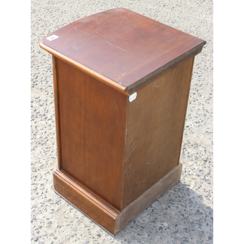 86 - A small antique style bedside cabinet by Willis & Gambier, approx 43cm wide x 68cm tall x 42cm deep