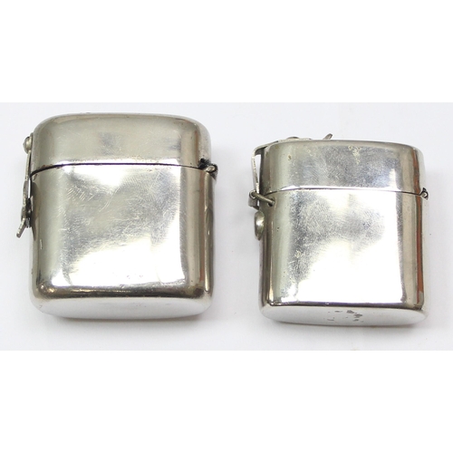 1052 - Qty of assorted silver plated and other items to inc 2 travelling inkwells, an Acme Thunderer whistl... 