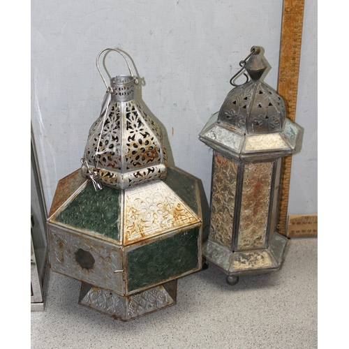 1786 - Qty of assorted metal items to inc candle stands & Moroccan style lamps