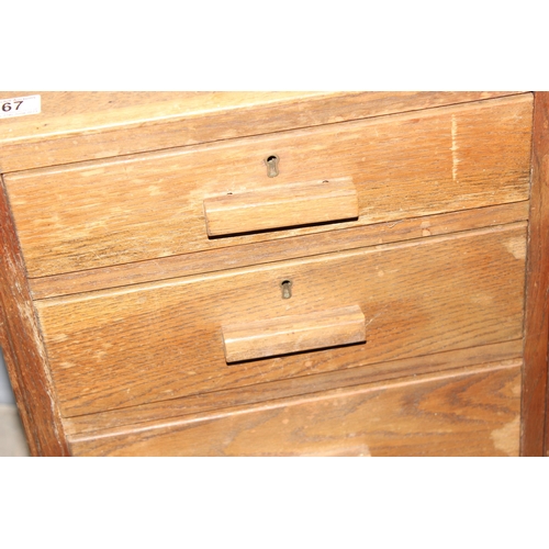 67 - A vintage oak 4 drawer chest of drawers, approx 41cm wide x 70cm tall x 39cm deep