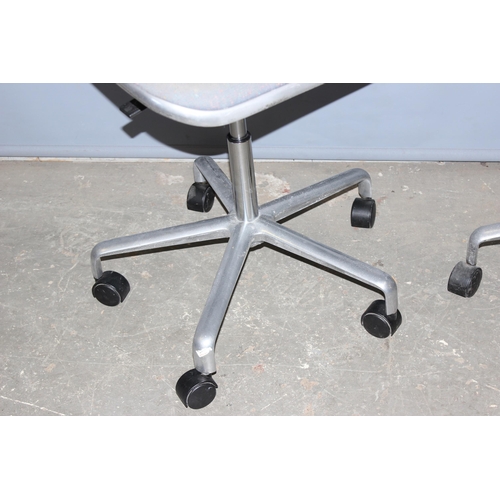 70 - 2 retro Hille Supporto metal desk chairs, designed by Fred Scott, bearing label for 1982