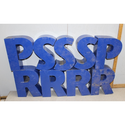 1788 - 20 retro blue painted metal 3D signage letters, each approx 25cm tall