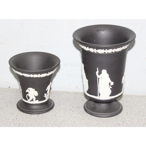 1789 - 4 pieces of Jasperware to include 2 black & white Wedgwood vases