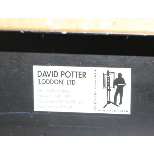 32 - David Potter wooden and metal adjustable artists floor standing easel, approx 141cm tall