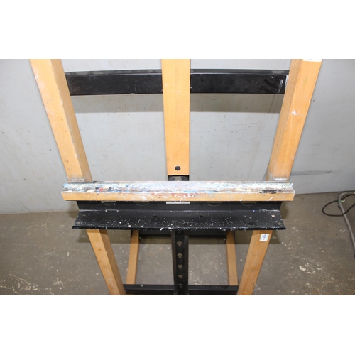 32 - David Potter wooden and metal adjustable artists floor standing easel, approx 141cm tall
