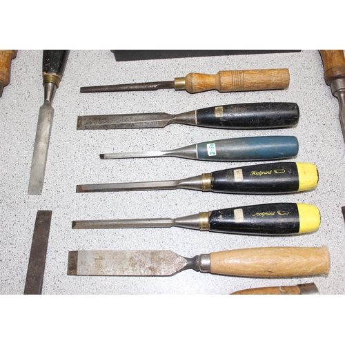 Qty of vintage woodworking chisels to incl Wilkinson and Ward