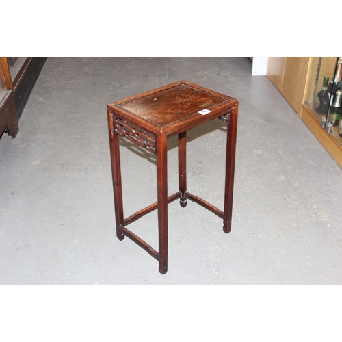 46 - An early 20th century Chinese hardwood nest of 3 tables, the largest approx 37cm wide x 60cm tall