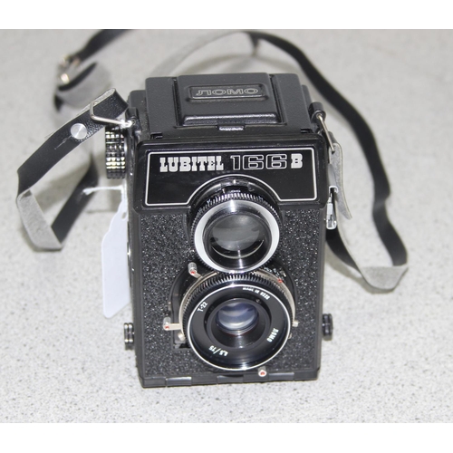 656 - A vintage Lubitel 166B TLR camera with case