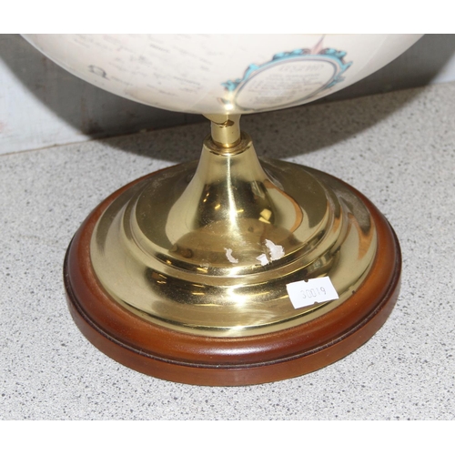 666 - Replogle world classic series 9 inch diameter globe