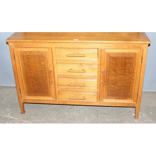 69 - Jack Berry of Wallingford, a bespoke made mid 20th century light oak dresser, 4 central drawers flan... 