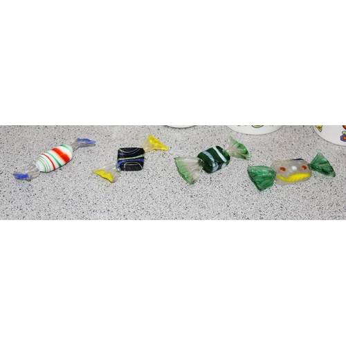 1651 - Colourful retro 1960's Lord Nelson Pottery tableware in the 'Gaytime' pattern, to incl cruet set and... 