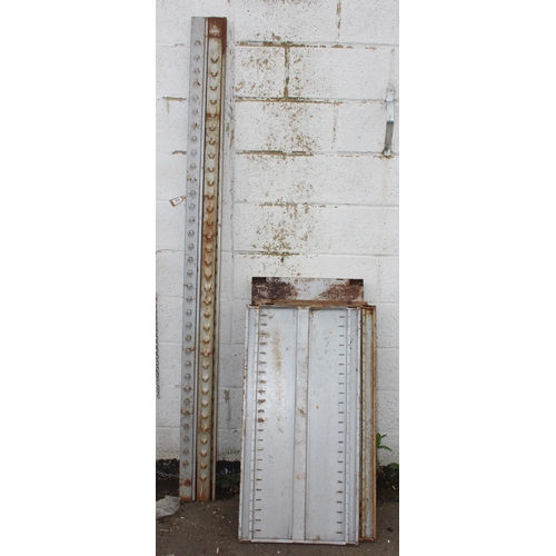 825 - Metal garage racking 215cm high x 106cm wide x 51 deep, 5 shelves including base (no top).