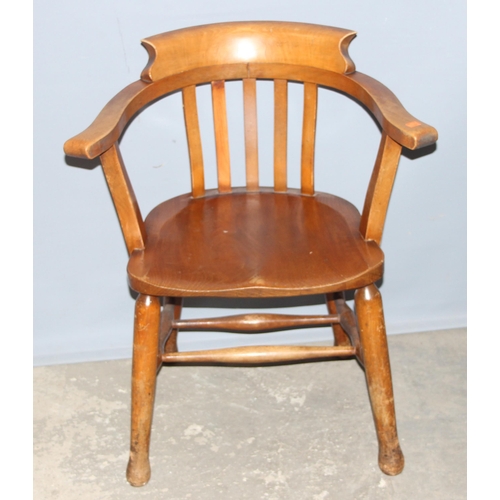 40 - A vintage wooden captain's chair or desk chair with elm seat