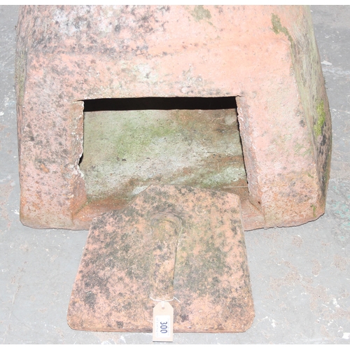 300 - An extremely rare complete Cornish Clome or Cloam oven with removable clay door, likely 19th century... 