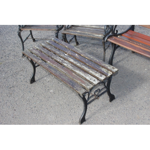 308 - 4 cast iron and wooden garden chairs and a cast iron and wooden garden table (5)