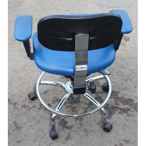 56 - Blue 5-wheeled office chair