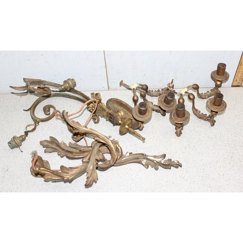 232 - 4 assorted antique gilt wall sconces, 2 brass and 2 gilt wood