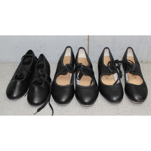 207 - 3 pairs of children's tap dancing shoes, sizes 12, 2 and 3