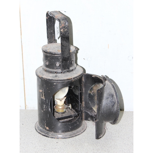 236 - Vintage railwayman's signalling lantern, seemly unmarked, stands approx 36cm