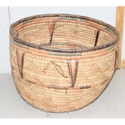 273 - 7 assorted Native American style wicker bowls and baskets