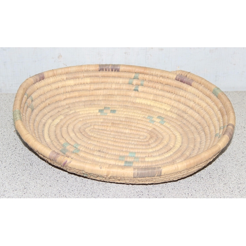 273 - 7 assorted Native American style wicker bowls and baskets