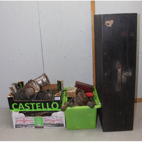 814 - 3 boxes of mixed tools to inc vintage inspection lamps etc and an empty wooden tool box