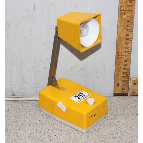 257 - Vintage retro Eichoff-Werke lamp in yellow, model 3370