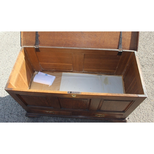 126 - An antique oak mule chest or coffer with 2 drawers, approx 118cm wide x 52cm deep x 77cm tall