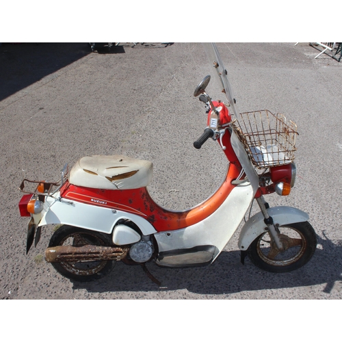 711 - A vintage Suzuki FS50X scooter or moped, for parts