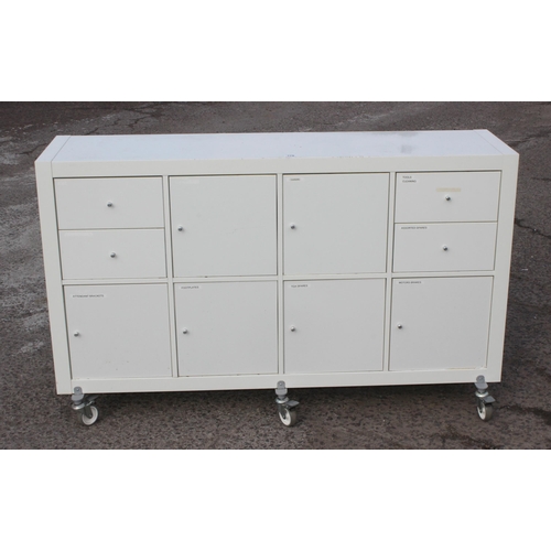 178 - A good quality white multi drawer and cupboard cabinet on wheels, ideal workshop cabinet, approx 150... 